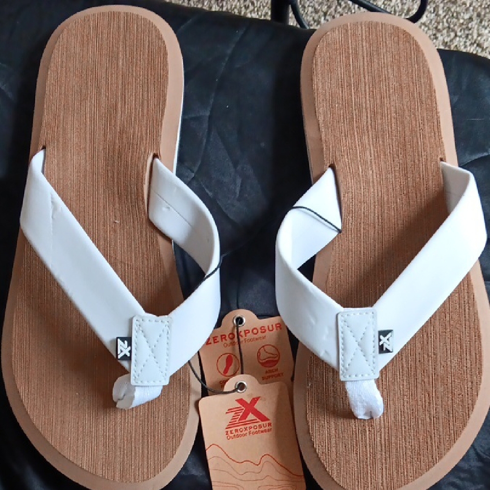 ZeroXposur White and Brown Flip Flops